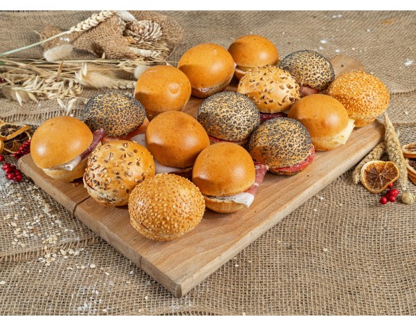 Le Plateau de mini sandwichs pain bagnat